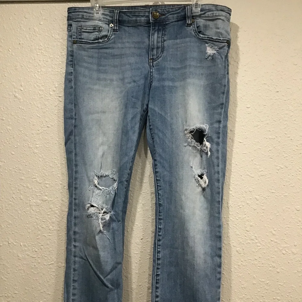 Kut From The Kloth Women's Boyfriend Jeans Size 10 Light Wash Distressed Ripped‎